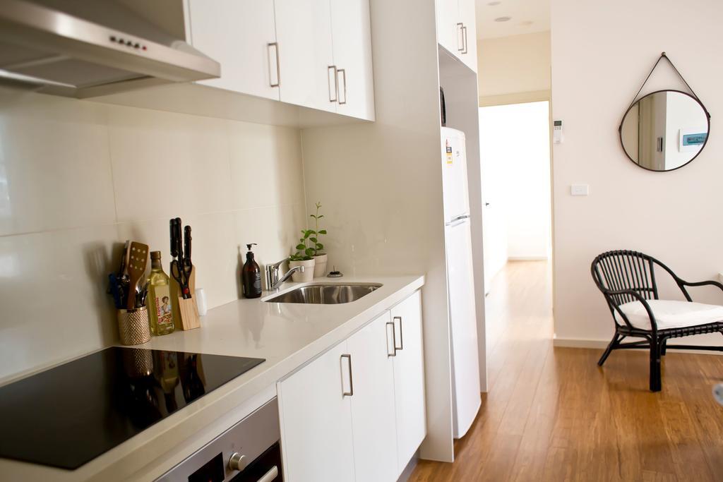 The Town Apartments Мелбърн Екстериор снимка